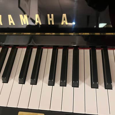 Yamaha U1 Upright Piano – Impeccable Quality & Sound image 3