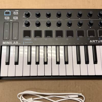 Arturia MiniLab mkII 25-Key USB MIDI Controller - B-Stock - With USB Cable