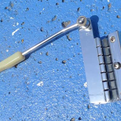 Maestro Gibson short Tremolo 60's vintage tailpiece image 4