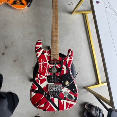 EVH Striped Series Frankie 2020 - Present - Red / White / Black Stripes Relic image 1