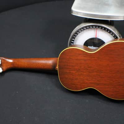 A Vintage Martin Style 2 Ukulele in it's Original Case & Like New Condition # 9 U image 6