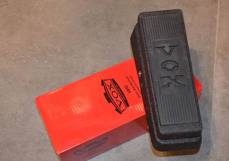 VOX V845 Classic Wah Wah * play that authentic vintage wah tone * Beyers = the best price! Wah is as new from our showroom * list price=95,-€ * image 1