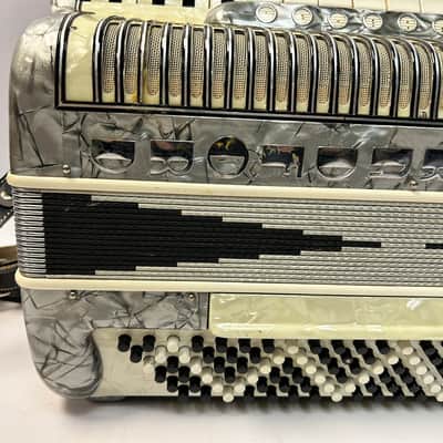 Silvio Marotta Concerto Piano Accordion LMH 41/120 - Silver Pearl With Case image 4