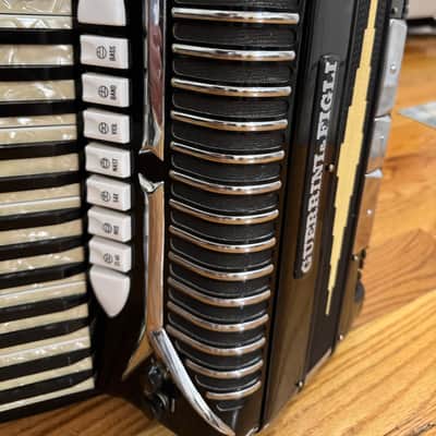 Guerrini Piano Accordion, Golden Era Custom Made (Concerto Model), Full Size, 41/120 , 3/5 Set of Reeds, A443 Hz Musette, 7 Treble 3 Bass Switches + Palm Master Switch, Built-In Microphone Pickup – Made in Italy image 11