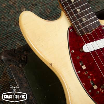 Vintage 1967 Fender Mustang with original case image 18