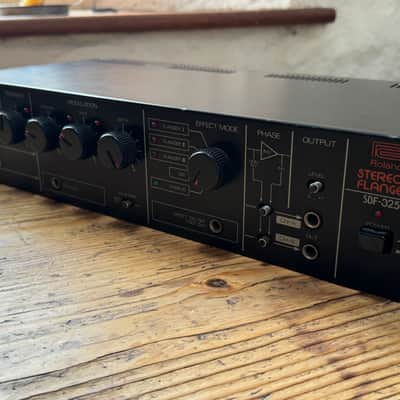 Roland SBF-325 Stereo Flanger 1979 - 1984 - Black