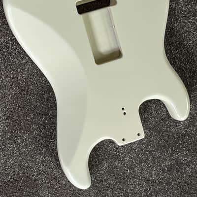 Fender American Vintage II '73 Stratocaster guitar body Ash olympic white image 6