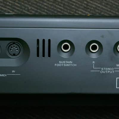 Roland E16 61-Key Intelligent Synthesizer Black image 9