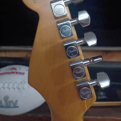 Fender Lone Star Stratocaster 1996 - Sunburst image 8