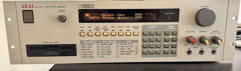 Akai S-950 fully expanded with new display image 1