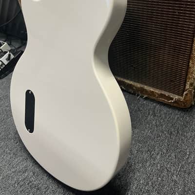 Epiphone Billie Joe Armstrong Signature Les Paul Junior 2021 - 2025 - Classic White image 8