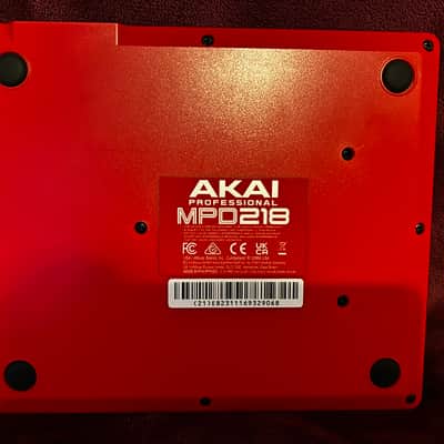Akai MPD218 2015 - Present Black image 3
