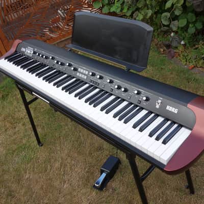 Korg SV1-88 electric piano in amazing condition...