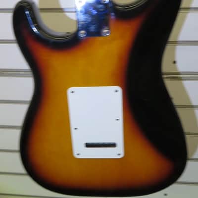 FENDER Stratocaster MIM in 2000 - Sunburst -With Soft Case image 10