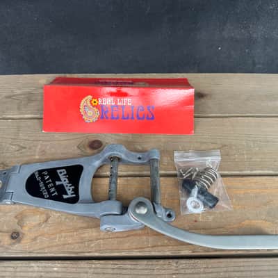 Real Life Relics Bigsby® Aged B7p String Thru Vibrato Kit 7708014100