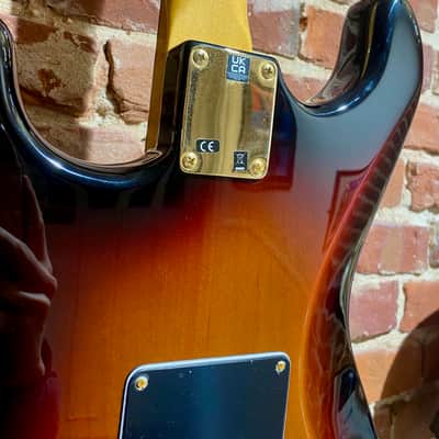 Fender Stevie Ray Vaughan Stratocaster with Pau Ferro Fretboard 2010 - Present - 3-Color Sunburst B-Stock image 2