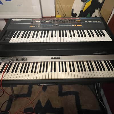 Roland Juno-106 61-Key Programmable Polyphonic Synthesizer 1984 - 1985 - Black image 2