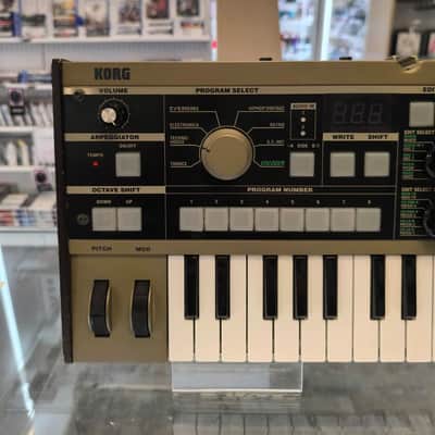 Korg MicroKORG 37-Key Synthesizer/Vocoder 2002 - 2019 - Silver image 9