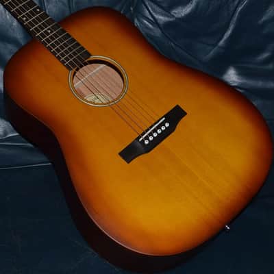Larrivee Simple 6 Dreadnought Sunburst 2026 - Satin image 1