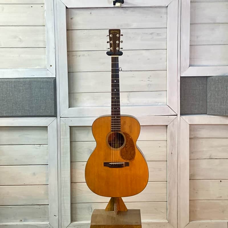 Martin 000-18 1957 - Natural Refinished, with Pickup image 1