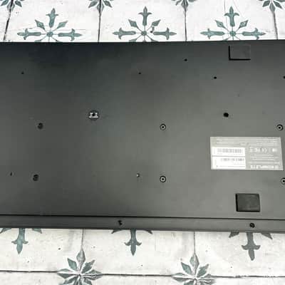 Native Instruments Komplete Kontrol S61 Mk2 • DAMAGED image 11