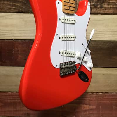 Squier Hank Marvin Stratocaster Fiesta Red 1990 With Tweed case image 2