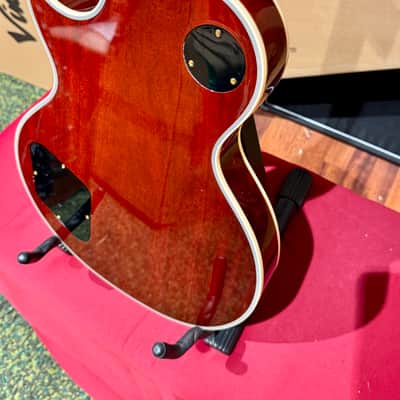 Vintage Guitars V100 30 ANNIVERSARY GREEN BURST W/ Bag image 9