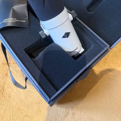 Universal Audio Standard SD-1 Cardioid Dynamic Microphone 2022 - Present - White image 4