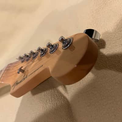 Fender American Elite Stratocaster SSS with Maple Fretboard 2016 - 2019 - Ocean Turquoise Metallic image 10