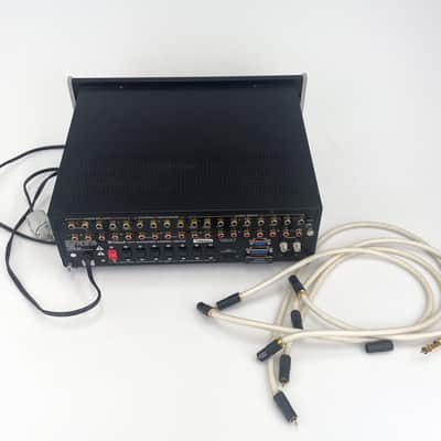 McIntosh C 31V Stereo Solid State Preamp and Video Switch 1987 - 1989 - Black image 2