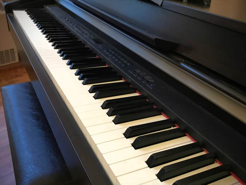ヤマハ　clavinovaピアノ　CLP-330 ヤマハ | CLP-330 - Clavinova（クラビノーバ） - 概要