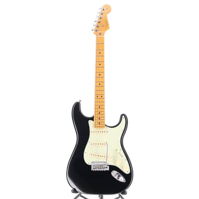 Fender Certified Pre-Owned American Professional II Stratocaster, Maple Fingerboard, Black (L6) (07990) image 5