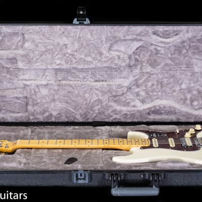 Fender American Professional II Stratocaster HSS Maple Fingerboard Olympic White (573) image 7