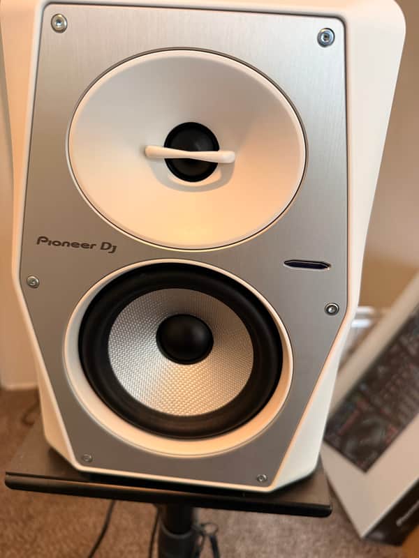Pioneer VM50 Active Studio Monitors (Pair) 2021 - Present - White image 1