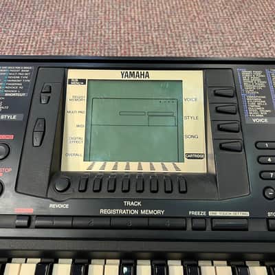 Yamaha PSR-330 61-Key Music Workstation Keyboard image 3