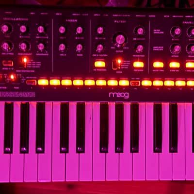 Moog Messenger 32-Key Monophonic Synthesizer 2025 - Present - Black image 4