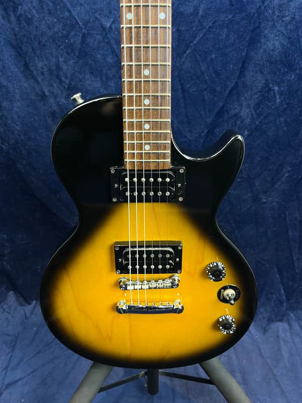 Epiphone Special Les Paul Electric Guitar in Sunburst Pre-owned image 1