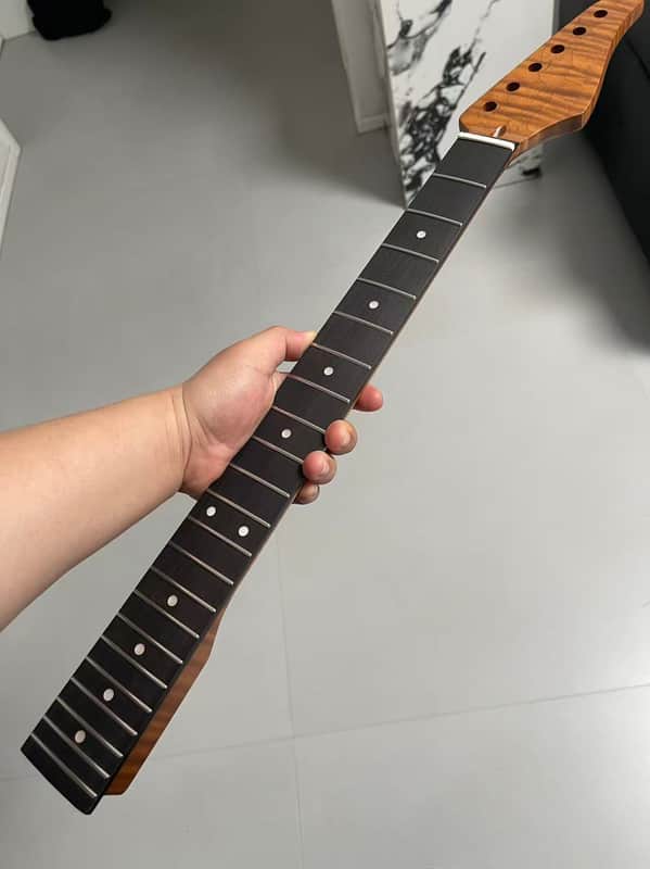 4a  Round End stainless steel 22frets Roasted flame Maple guitar neck 25.5inch hole 10mm  Satin Rosewood fingerboard ，4A Bone nut Stainless steel 22fret satin Roasted Flame Maple electric guitar neck image 1