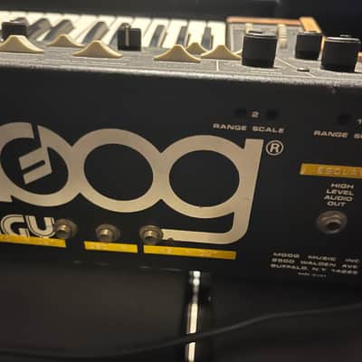 Immagine Moog Prodigy 32-Key Monophonic Analog Synthesizer 1979 - 1984 - Black - 2