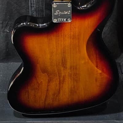 Squier Classic Vibe Bass VI - 3-Tone Sunburst 2025 image 4