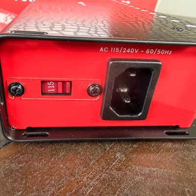 Gator GTR-PWR-12 Power 12 Isolated Pedalboard Power Supply – Mint / Unused image 5