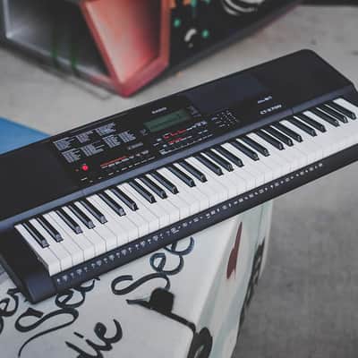 Casio CT-X700 avec 61 Touches à Frappe Dynamique, 600 sons & 195 Rythmes d'accompagnement, Noir