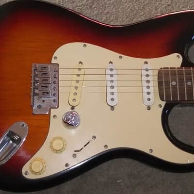 Pignose Stratocaster Electric Guitar Sunburst RARE Solid Wood Older Model image 2