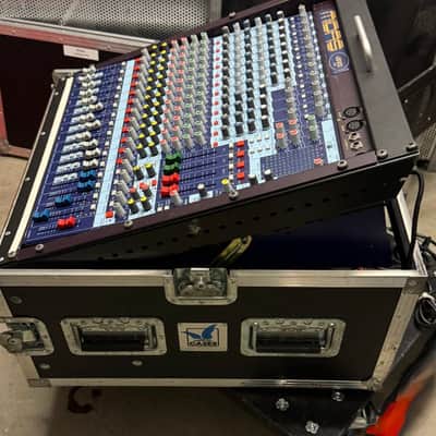 Midas Venice 160 + FLIGHTCASE 16-Channel racked in an Amptown flightcase image 3