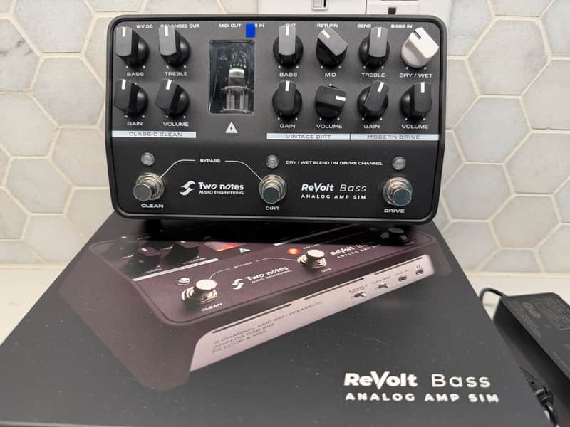 Two Notes ReVolt Bass