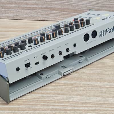 Roland Boutique Series TR-09 TR09 Analog Modeling Rhythm Performer Drum Machine image 4