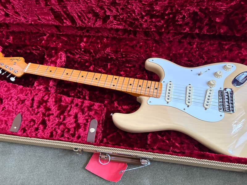 Fender American Vintage II '57 Stratocaster 2023 - Vintage Blonde image 1
