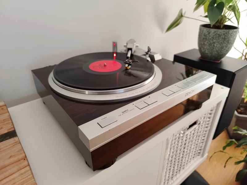 Denon  DP 47F Turntable