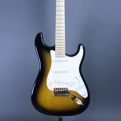 Fender 50th Anniversary American Deluxe Stratocaster Sunburst 2004