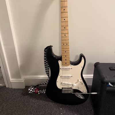Fender Mexican Stratocaster w/bag & accessories image 1